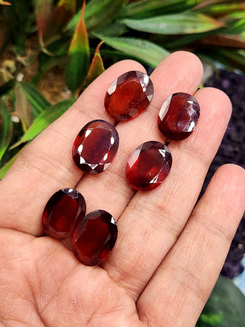 Hessonite Garnet Faceted Loose Gemstones in Oval Shaped - Earthy Elegance and Spiritual Vitality - Lot of 7 units