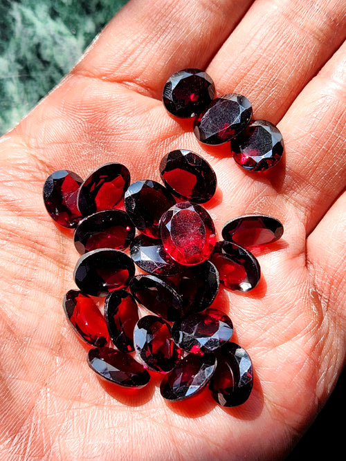 Red Garnet Faceted Loose Gemstones in Oval Shaped - Fiery Elegance and Vitality - Lot of 23 units