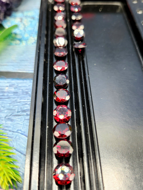 Red Garnet Faceted Loose Gemstones in Round Shaped - Radiant Splendor and Empowering Passion - Lot of 20 units