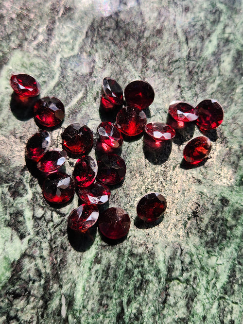 Red Garnet Faceted Loose Gemstones in Round Shaped - Radiant Splendor and Empowering Passion - Lot of 20 units