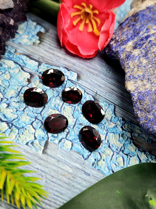 Red Garnet Faceted Loose Gemstones in Oval Shaped - Timeless Sophistication & Passionate Elegance - Lot of 6 units