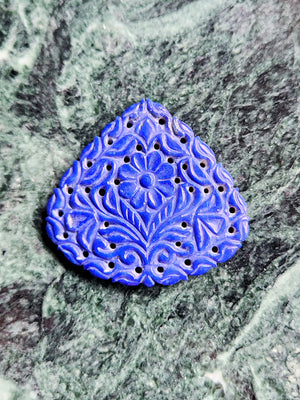 Lapis Lazuli Carved Mughal Floral Design Miniature: A Tribute to Elegance and Heritage in Jewelry Making