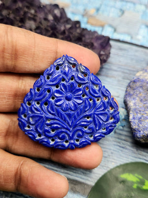 Lapis Lazuli Carved Mughal Floral Design Miniature: A Tribute to Elegance and Heritage in Jewelry Making