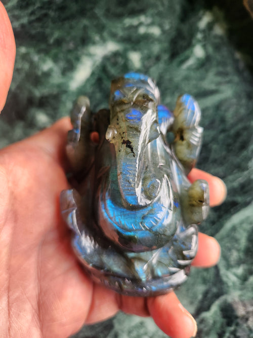 Lord Ganesh Statue in Natural Labradorite Stone – A Divine Symbol of Transformation, Wisdom and Spiritual Light | Reiki/Chakra/Healing/Energy | Home Decor