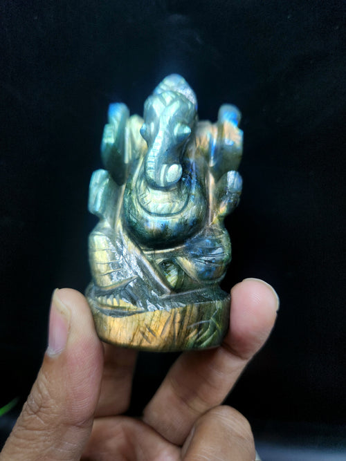 Lord Ganesha Statue in Labradorite Stone – A Sacred Blend of Spiritual Light and Inner Strength