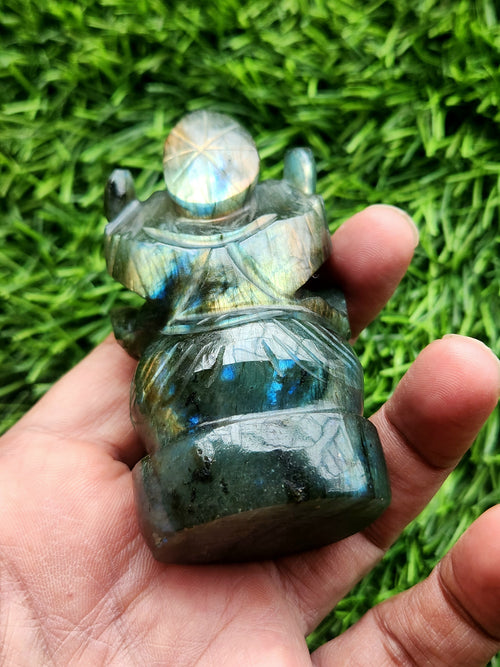 Lord Ganesha Statue in Labradorite Stone – A Sacred Blend of Spiritual Light and Inner Strength
