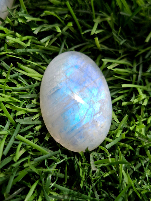 Rainbow Moonstone Flashy Cabochons Lot of 130 Pieces – High Quality Gemstones for Jewelry Making, Healing Crystal for Calm Mind & Protection | Loose Gemstone