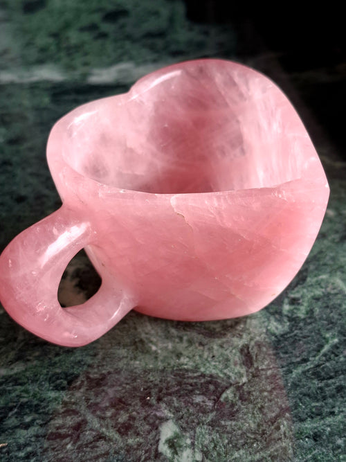 Rose Quartz Heart-Shaped Cup: Symbol of Love, Serenity, and Elegant Home Décor