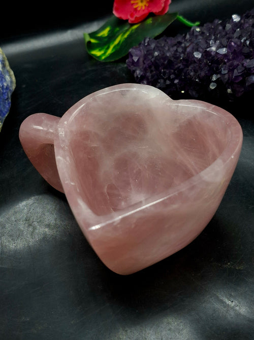 Rose Quartz Heart-Shaped Cup: Symbol of Love, Serenity, and Elegant Home Décor