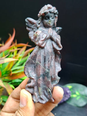 Garnet Winged Angel Carving – A Symbol of Strength, Prayer, and Divine Love | Weight 141 gm