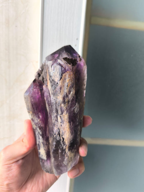 Amethyst Point: Embrace Tranquility For Home Decor and Spiritual Harmony | Crystal Healing | Reiki | Gemstone Points
