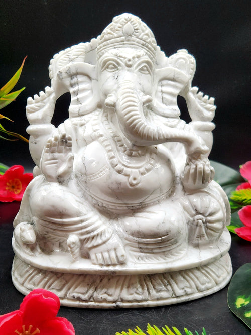 Howlite gemstone crystal Handmade Carving of Ganesh - Lord Ganesha Idol | Sculpture | Murti in Crystals -Reiki/Chakra/Healing -6 inches and 2.65 kg (5.83 lb)