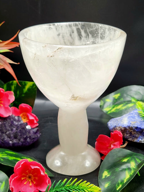 Beautiful gemstone martini glass in white quartz stone - ONLY 1 PIECE