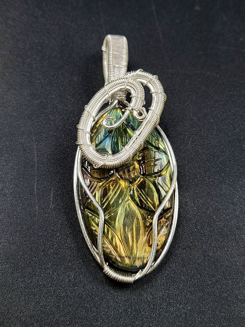 Labradorite Floral Carving Wire Wrapped Oval Pendant - Unveiling the Allure of Labradorite
