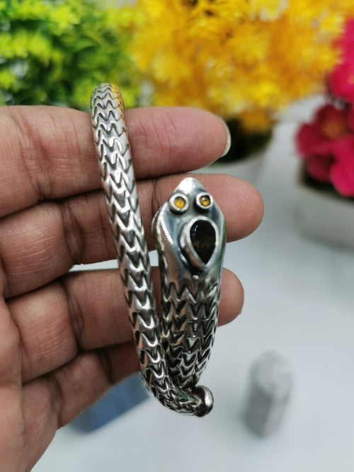 Snake design bracelet made in 925 silver with garnet stone used as eye | gifts for her | gifts for girlfriend | gifts for mom - Shwasam