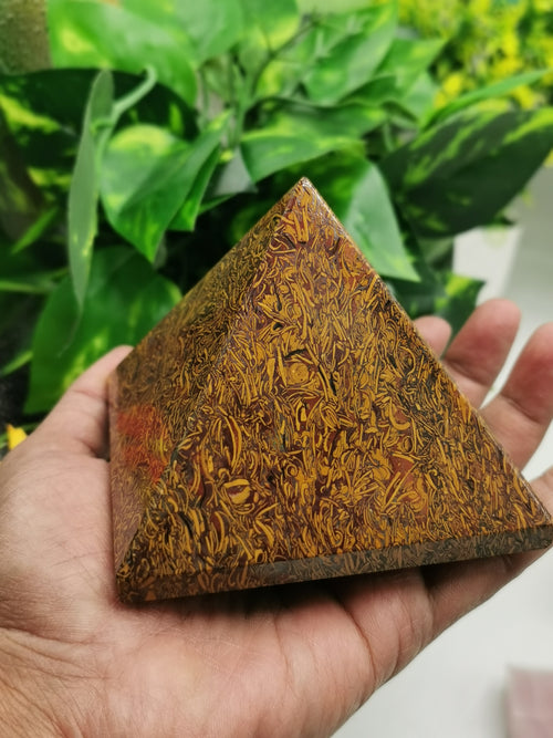 Mariam Jasper Pyramid - natural stone - Energy/Reiki/Crystal Healing - 3.5 inches (8.75 cms) length and 650 gms - Shwasam