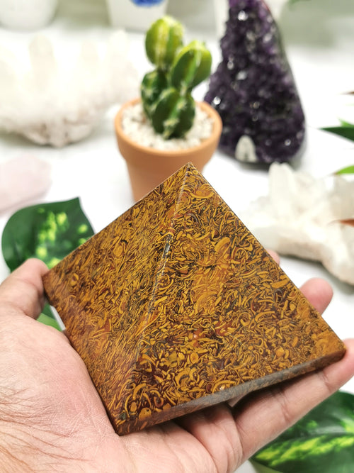 Mariam Jasper Pyramid - natural stone - Energy/Reiki/Crystal Healing - 3.5 inches (8.75 cms) length and 650 gms - Shwasam