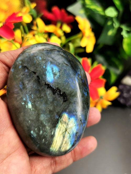 Natural Labradorite Stone free form/slab with carving of Scorpion - 2 inches (5 cms) height and 185 gms (0.41 lb) - Shwasam