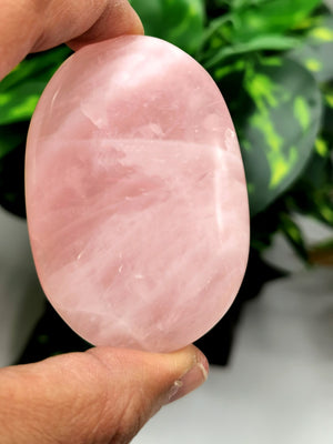 Rose Quartz palmstones - ONE PIECE - crystal/chakra/reiki/healing - 80 gms weight