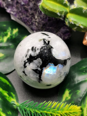 Natural moonstone sphere/ball - handmade carvings - energy/chakra/reiki - 2 inch (5 cms) dia and 216 gms (0.48 lb)