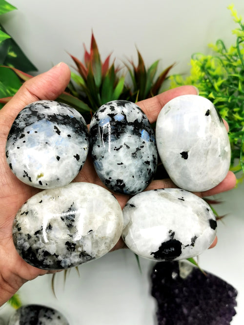 Moonstone palm stones - ONE PIECE - crystal/chakra/reiki/healing - 110 gms weight