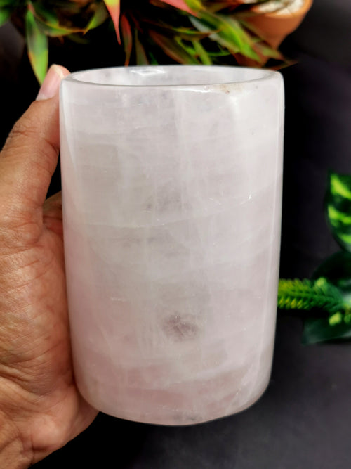 Beautiful gemstone goblets in rose quartz stone - ONLY 1 PIECE