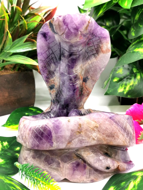 Magnificent Cobra Snake carved in Amethyst stone - animal carving