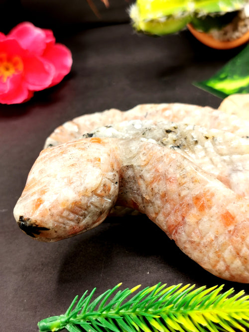 Snake carving in sunstone - crystal healing / chakra / reiki / energy - 5 inches and 410 gms (0.90 lb) Animal carving