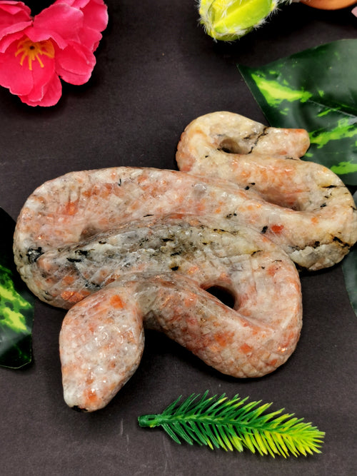 Snake carving in sunstone - crystal healing / chakra / reiki / energy - 5 inches and 410 gms (0.90 lb) Animal carving