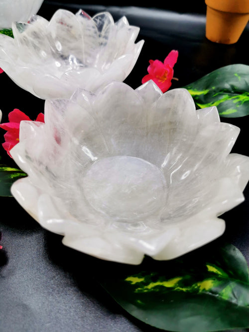 Beautiful white quartz hand carved lotus bowls - 5 inches diameter and 370 gms (0.82 lb) - ONE BOWL ONLY