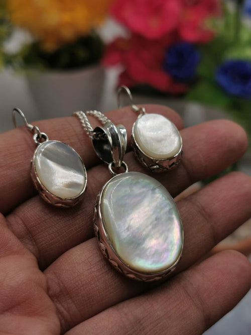 Mother of Pearl jewelry set made in 925 sterling silver - Pendant and earring made in MOP | gifts for her | gifts for girlfriend | gifts for mom - Shwasam