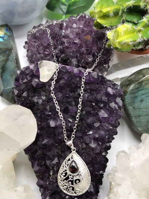 Beautiful Garnet necklace in 925 sterling silver | gemstone jewelry | crystal jewelry | quartz jewelry - Shwasam