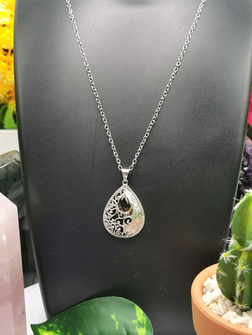 Beautiful Garnet necklace in 925 sterling silver | gemstone jewelry | crystal jewelry | quartz jewelry - Shwasam