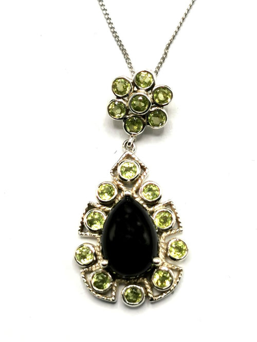 Breathtaking peridot and black onyx necklace in 925 sterling silver | gemstone jewelry | crystal jewelry | quartz jewelry - Shwasam