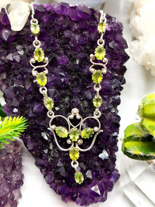 Beautifully handcrafted Peridot gemstone necklace in 925 sterling silver - Shwasam