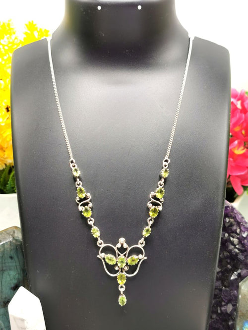 Beautifully handcrafted Peridot gemstone necklace in 925 sterling silver - Shwasam