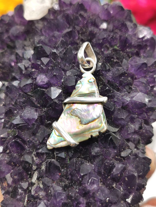 Stunning shell pendant in 925 sterling silver | gemstone jewelry | crystal jewelry | quartz jewelry - Shwasam
