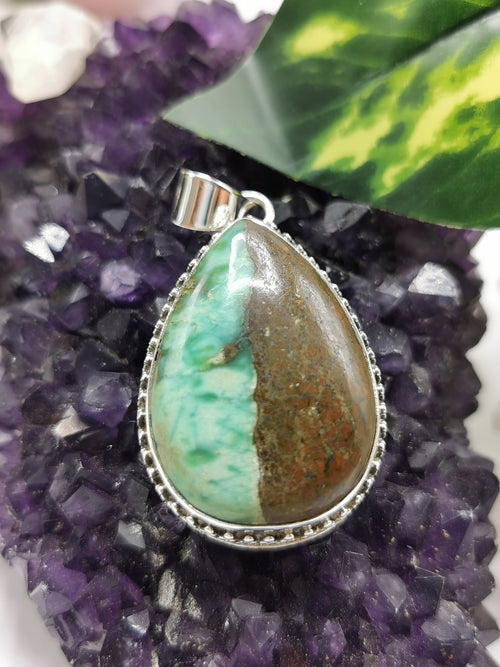 Chrysoprase stone pendant made in 925 silver | Christmas gift | Mothers Day | Anniversary Gift | Birthday Gift - Shwasam
