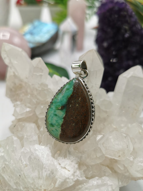 Chrysoprase stone pendant made in 925 silver | Christmas gift | Mothers Day | Anniversary Gift | Birthday Gift - Shwasam