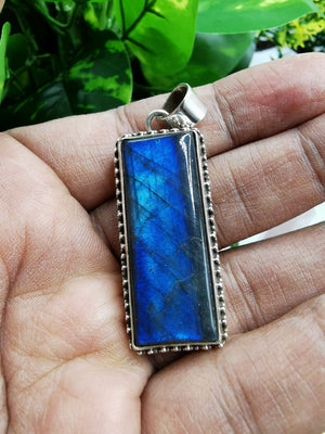 Labradorite Pendant made 925 sterling silver with natural blue flash | gifts for her | gifts for girlfriend | gifts for mom - Shwasam