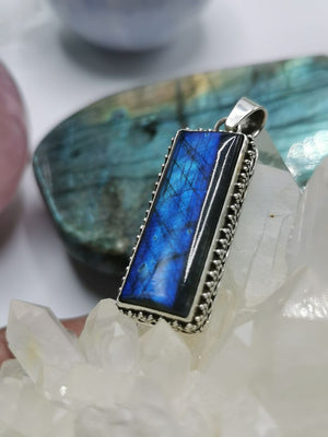 Labradorite Pendant made 925 sterling silver with natural blue flash | gifts for her | gifts for girlfriend | gifts for mom - Shwasam