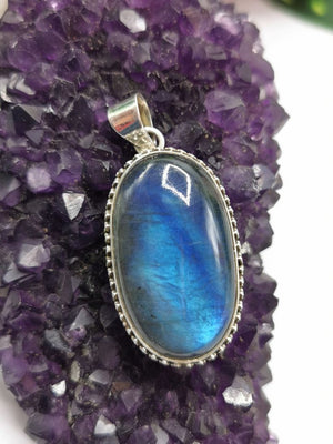 Labradorite stone pendant for jewelry made in 925 sterling silver | gemstone jewelry | crystal jewelry | quartz - Shwasam