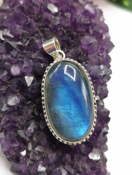 Labradorite stone pendant for jewelry made in 925 sterling silver | gemstone jewelry | crystal jewelry | quartz - Shwasam