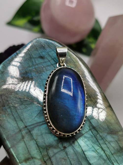 Labradorite stone pendant for jewelry made in 925 sterling silver | gemstone jewelry | crystal jewelry | quartz - Shwasam
