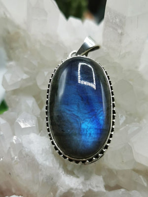 Labradorite stone pendant for jewelry made in 925 sterling silver | gemstone jewelry | crystal jewelry | quartz - Shwasam