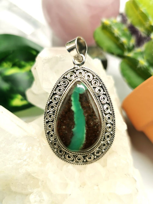 Amazing Chrysoprase pendant in 925 Sterling Silver | Christmas gift | Mothers Day | Anniversary Gift | Birthday Gift - Shwasam