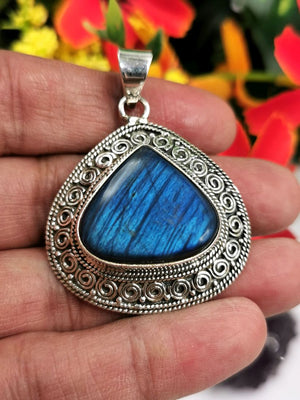 925 Silver Pendant with high quality Labradorite stone | gemstone jewelry | crystal jewelry | quartz jewelry - Shwasam