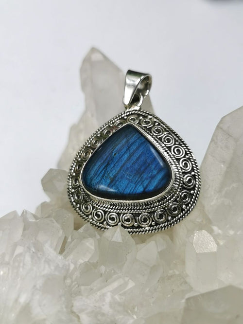 925 Silver Pendant with high quality Labradorite stone | gemstone jewelry | crystal jewelry | quartz jewelry - Shwasam