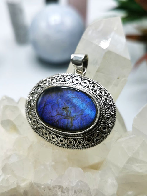 Silver Pendant with high quality genuine Labradorite stone | gemstone jewelry | crystal jewelry | quartz jewelry - Shwasam
