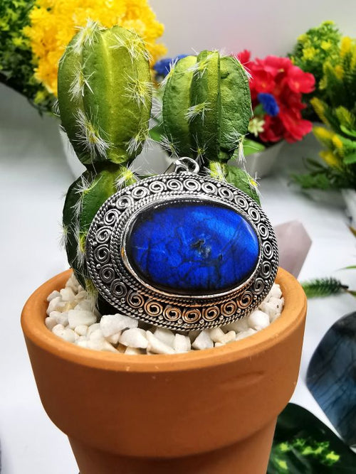 Silver Pendant with high quality genuine Labradorite stone | gemstone jewelry | crystal jewelry | quartz jewelry - Shwasam